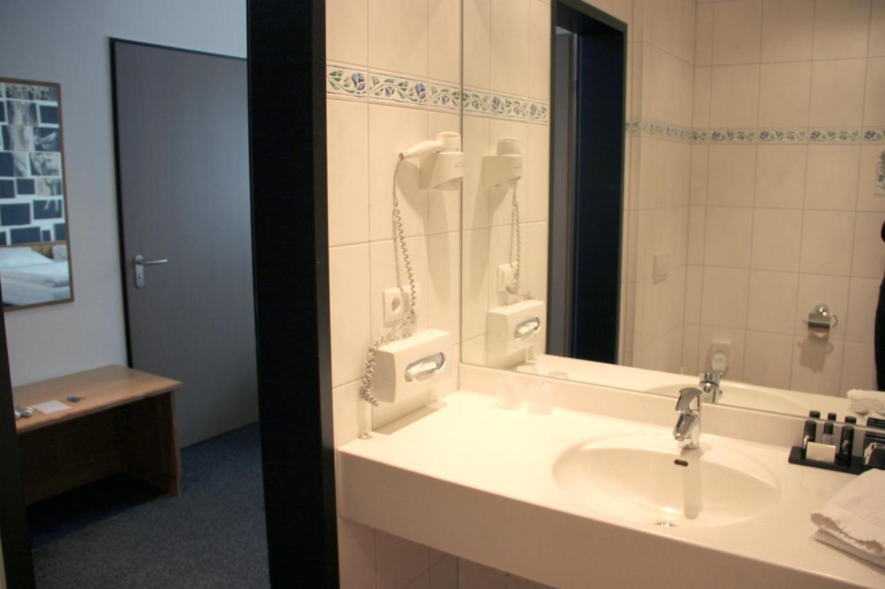 Hotel Hamburg-Wittenburg Van Der Valk מראה חיצוני תמונה